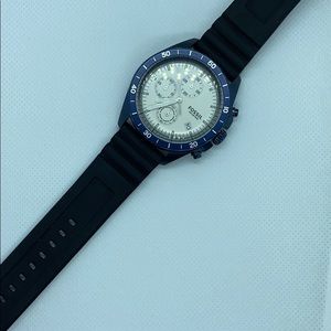 Men’s Fossil watch- white face, navy bezel